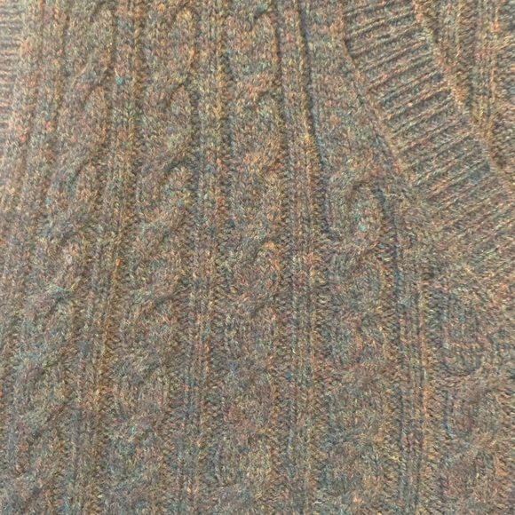 Men's Olive Cable Knit Vest - Picture 3 of 5